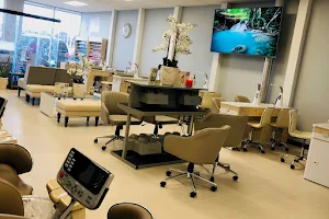 VIP Nails & Spa image