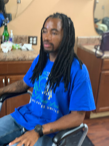 Barber Shop «LEVEL 10 BARBER & BEAUTY SALON», reviews and photos, 5925 W Olive Ave, Glendale, AZ 85302, USA