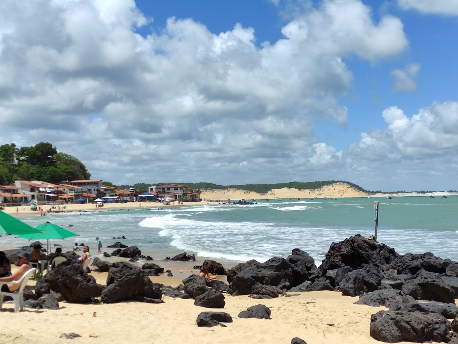 Foto von Praia Da Cacimba und die siedlung