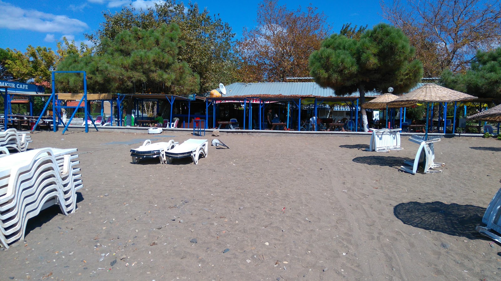 Fotografie cu Cumhuriyet beach zonă de stațiune de pe plajă