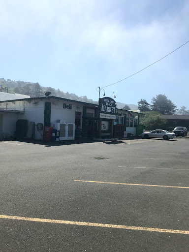 Grocery Store «Rockaway Beach Market», reviews and photos, 208 S Anchor St, Rockaway Beach, OR 97136, USA