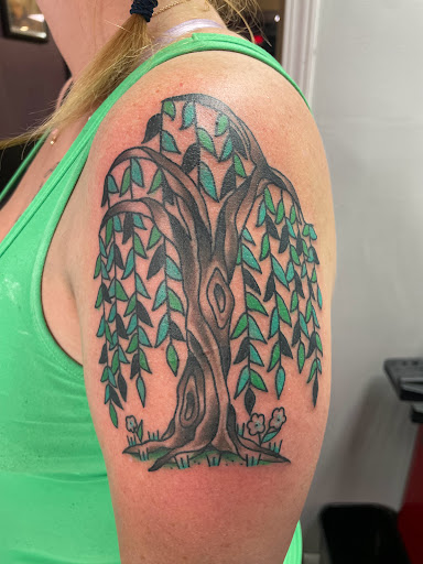 Explore tattoo ideas on hand, creative tattoo ideas in Orange Park, available at Big City Tattoo and Piercing