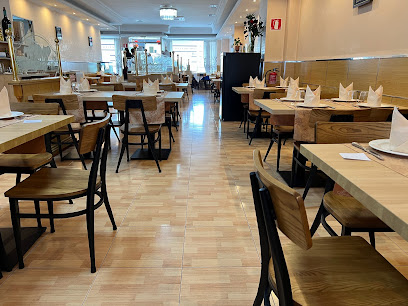 Restaurante Asiático SHUN FENG - C. de Irunlarrea, 9, 31008 Pamplona, Navarra, Spain
