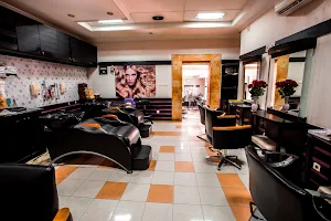 AXMI Beauty Salon and Skin Care image