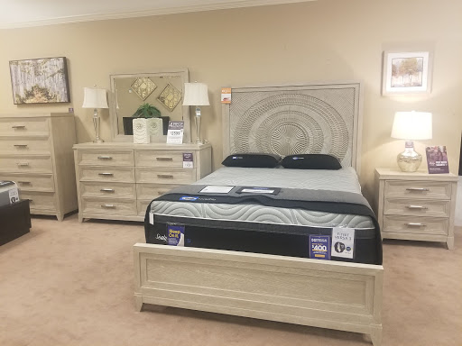 Furniture Store «Raymour & Flanigan Furniture and Mattress Store», reviews and photos, 110 S West End Blvd, Quakertown, PA 18951, USA