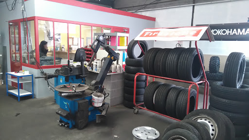 Photo 1 - Garage Du Breuil