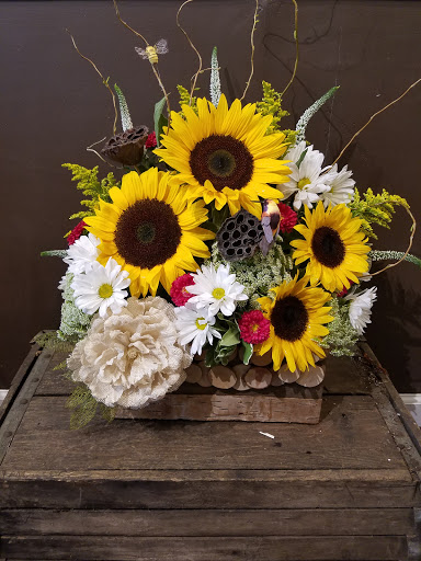 Florist «The Rustic Rose Flowers and Collectibles», reviews and photos, 220 W Main St, Williamsburg, OH 45176, USA