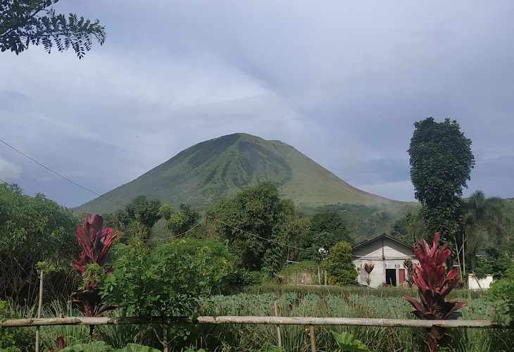 Kawah Gunung Lokon Tomohon