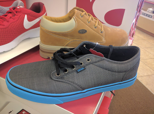 Shoe Store «Famous Footwear», reviews and photos, 1600 28th St, Boulder, CO 80301, USA