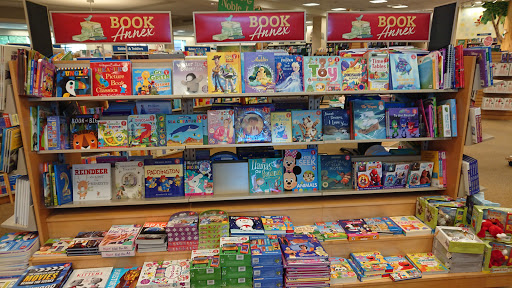 Book Store «Barnes & Noble», reviews and photos, 4020 Sharon Rd, Charlotte, NC 28211, USA