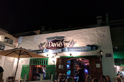 Davids Cocktail Bar - Pl. Pueblo Marinero, 11, 35508 Costa Teguise, Las Palmas, Spain