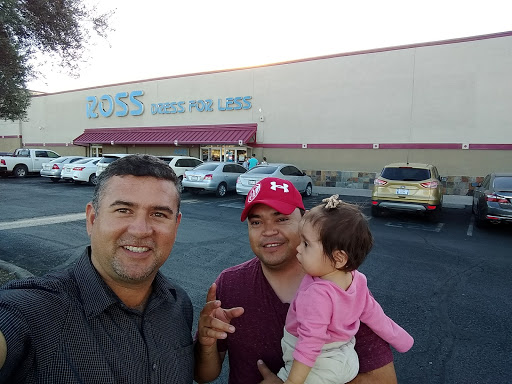 Clothing Store «Ross Dress for Less», reviews and photos, 4425 N Oracle Rd, Tucson, AZ 85705, USA