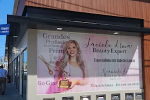 Jaciele Lima Beauty Expert Especialista em Loiras image