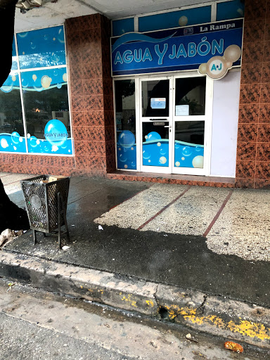 Agua y jabón