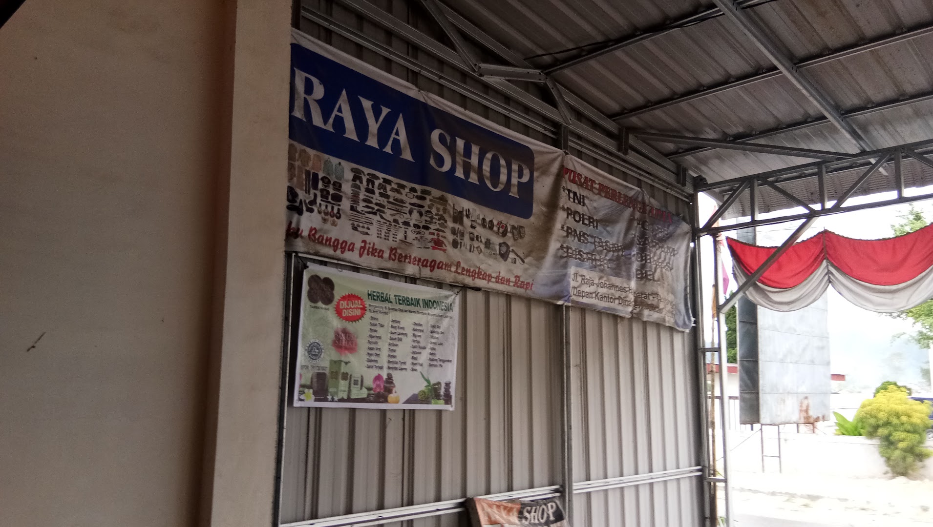Raya Shop Tarutung Photo