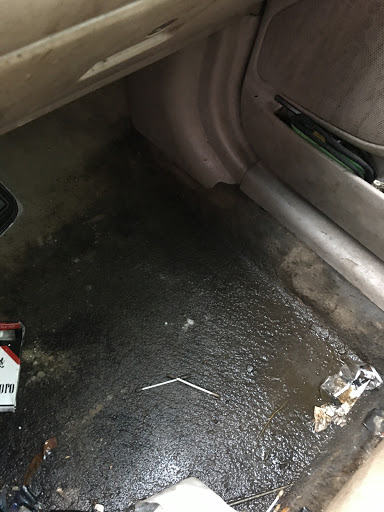 Auto Body Shop «Jayhawk Body Shop & Glass», reviews and photos, 910 SW 6th Ave, Topeka, KS 66606, USA