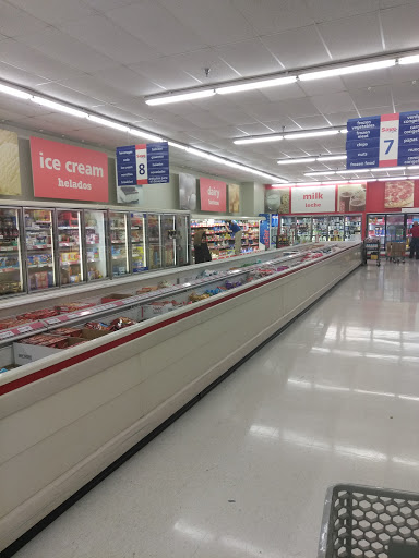 Grocery Store «Save-A-Lot», reviews and photos, 661 E 24th St #810, Holland, MI 49423, USA