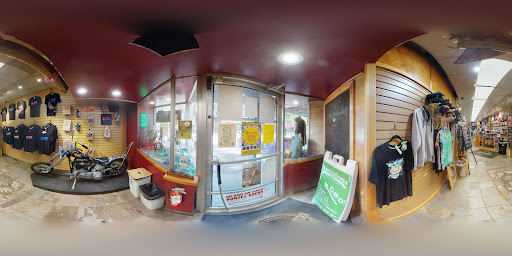 Tobacco Shop «Knuckleheads Tobacco & Gifts», reviews and photos, 550 State St, Madison, WI 53703, USA