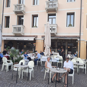 Caffe' Centrale Sas P.za Castello, 43, 36063 Marostica VI, Italia