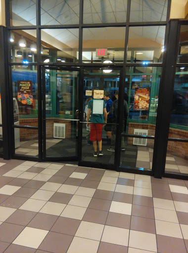 Shopping Mall «Edgewood Towne Centre», reviews and photos, 1763 S Braddock Ave, Pittsburgh, PA 15218, USA