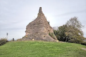 Pyramide de Couhard image