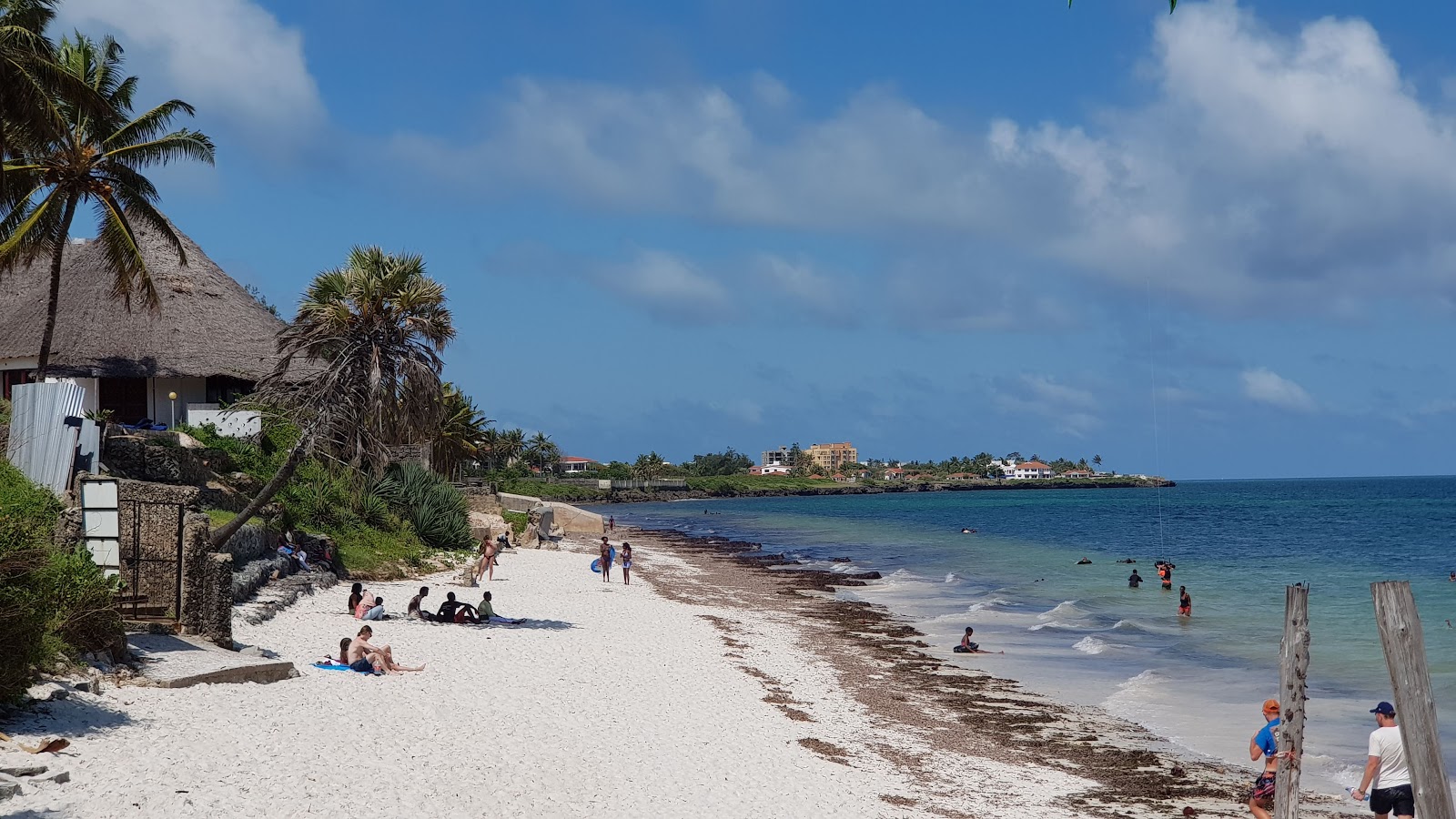 Foto di Mombasa Beach con una superficie del sabbia bianca fine