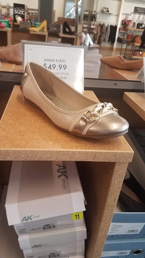 Shoe Store «DSW Designer Shoe Warehouse», reviews and photos, 1740 N Federal Hwy, Fort Lauderdale, FL 33305, USA