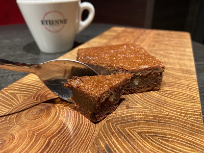 ETIENNE Coffee & Shop Corner Laval à Laval