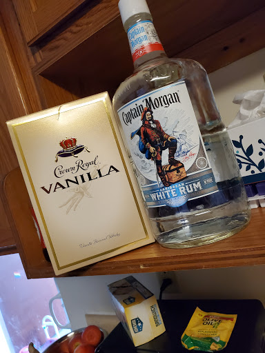 Liquor Store «Norfolk Package Store», reviews and photos, 1560 Mall Dr, Norfolk, VA 23511, USA