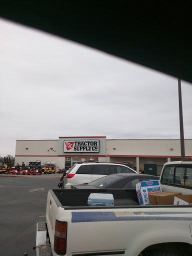 Home Improvement Store «Tractor Supply Co.», reviews and photos, 200 Garrett Morris Pkwy, Mineral Wells, TX 76067, USA
