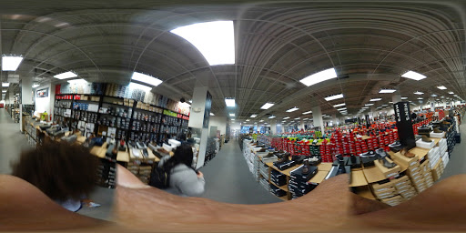 Shoe Store «Off Broadway Shoe Warehouse», reviews and photos, 8600 Ward Pkwy, Kansas City, MO 64114, USA