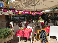 Atmosphère du Restaurant de spécialités provençales Restaurant à Gassin - Le Micocoulier - n°17