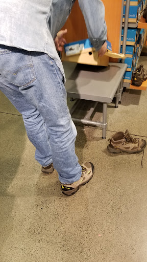 Sportswear Store «Columbia Sportswear Outlet Store at Bend Factory Stores», reviews and photos, 61334 S Hwy 97 #440, Bend, OR 97702, USA