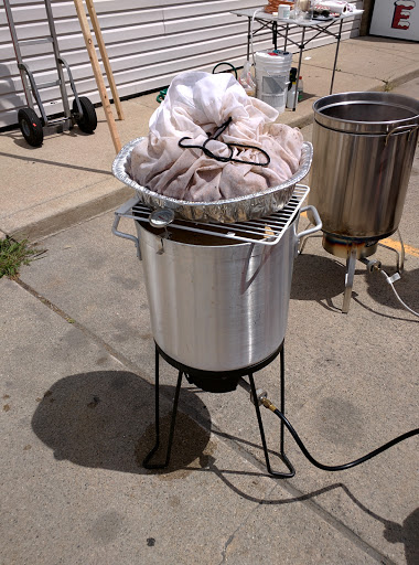 Liquor Store «Wine Barrel Plus», reviews and photos, 30303 Plymouth Rd, Livonia, MI 48150, USA