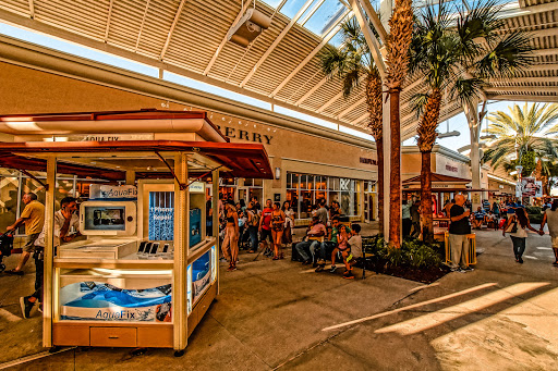 Clothing Store «Burberry Outlet», reviews and photos, 8200 Vineyard Dr, Orlando, FL 32821, USA