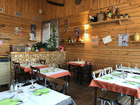 Atmosphère du Restaurant La Petite Fontaine à Gray - n°7