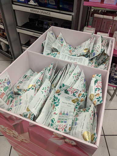 Hair Salon «Ulta Beauty», reviews and photos, 1450 N Litchfield Rd, Goodyear, AZ 85395, USA