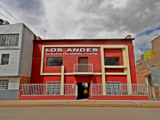 Los Andes Escuela de Gastronomía y Turismo