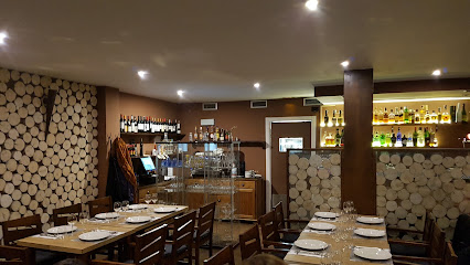 Restaurante Tres Quiñones - C. Puente Gállego, 11, 22640 Sallent de Gállego, Huesca, Spain
