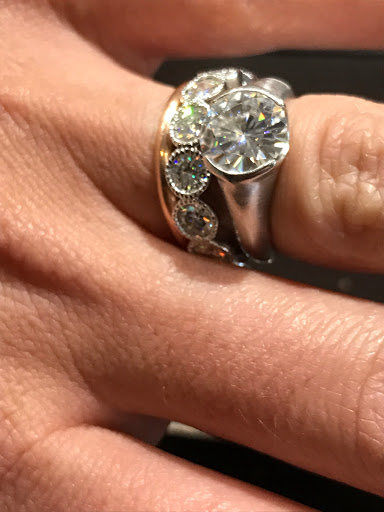 Jewelry Store «Farsi Jewelers», reviews and photos, 5590 Roswell Rd #110, Sandy Springs, GA 30342, USA