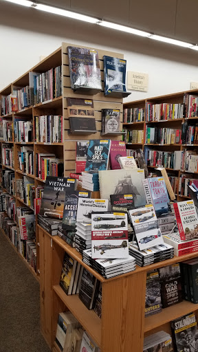 Book Store «Half Price Books», reviews and photos, 1075 E Golf Rd, Schaumburg, IL 60173, USA