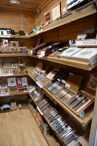 Liquor Store «Algonquin Tobacco & Liquor», reviews and photos, 1117 S Main St, Algonquin, IL 60102, USA