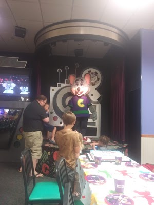 Chuck E. Cheese - photo 68