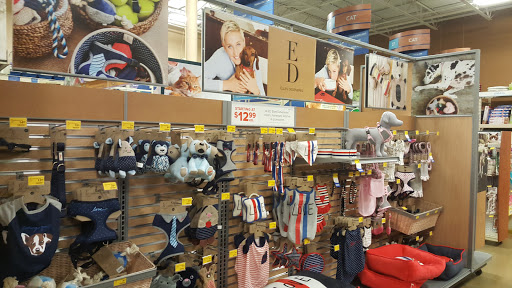 Pet Supply Store «PetSmart», reviews and photos, 11501 Metcalf Ave, Overland Park, KS 66210, USA