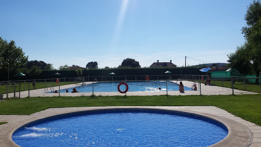 Piscina Pública Municipal de Montesclaros. en Montesclaros, Toledo