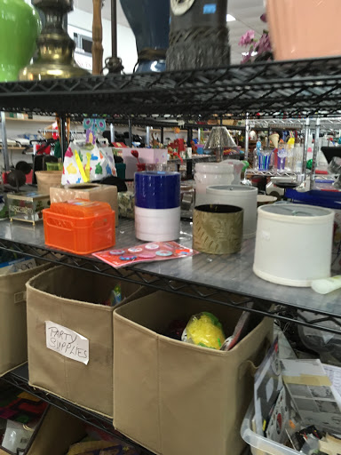 Thrift Store «Salvation Army Thrift Store», reviews and photos, 505 27th Ave SW, Vero Beach, FL 32968, USA