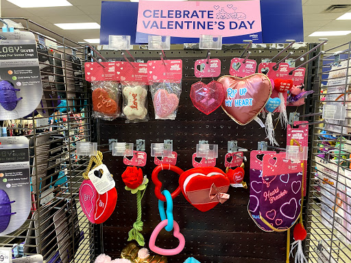 Pet Supply Store «Unleashed by Petco», reviews and photos, 520 S 23rd St, Philadelphia, PA 19146, USA