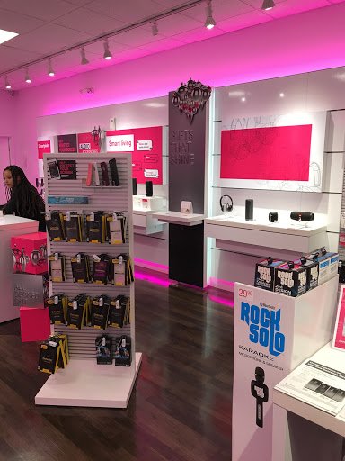 Cell Phone Store «T-Mobile», reviews and photos, 35020 Newark Blvd, Newark, CA 94560, USA