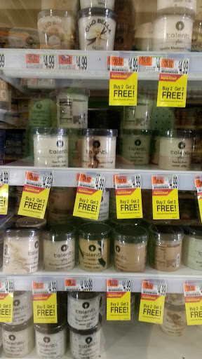 Shopping Mall «White City Shopping Center», reviews and photos, 50 Boston Turnpike, Shrewsbury, MA 01545, USA