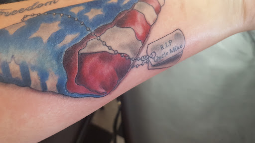 Tattoo Shop «Steel & Skin Tattoo Studio», reviews and photos, 1119 W Michigan Ave, Three Rivers, MI 49093, USA